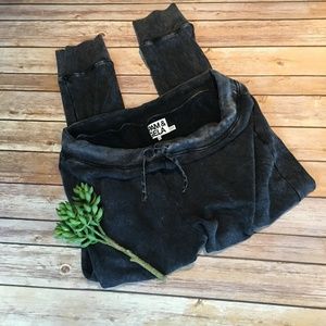 Pam & Gela Pants - Pam & Gela Sweatpants Pam & Gela Pants - Pam & Gela Sweatpants
